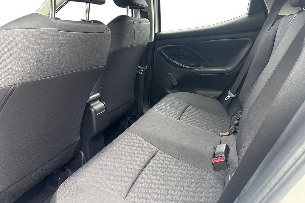 Vehicle Image 13