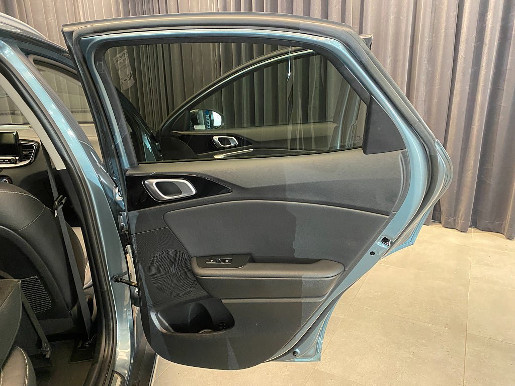 Vehicle Image 28