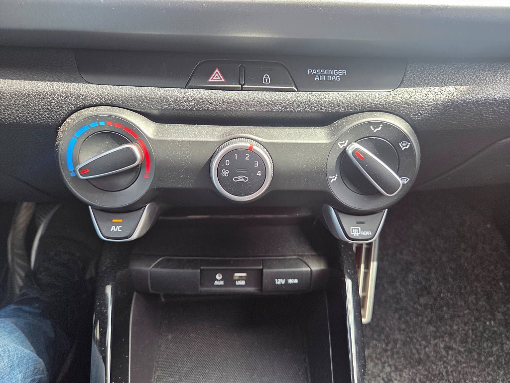 Vehicle Image 21
