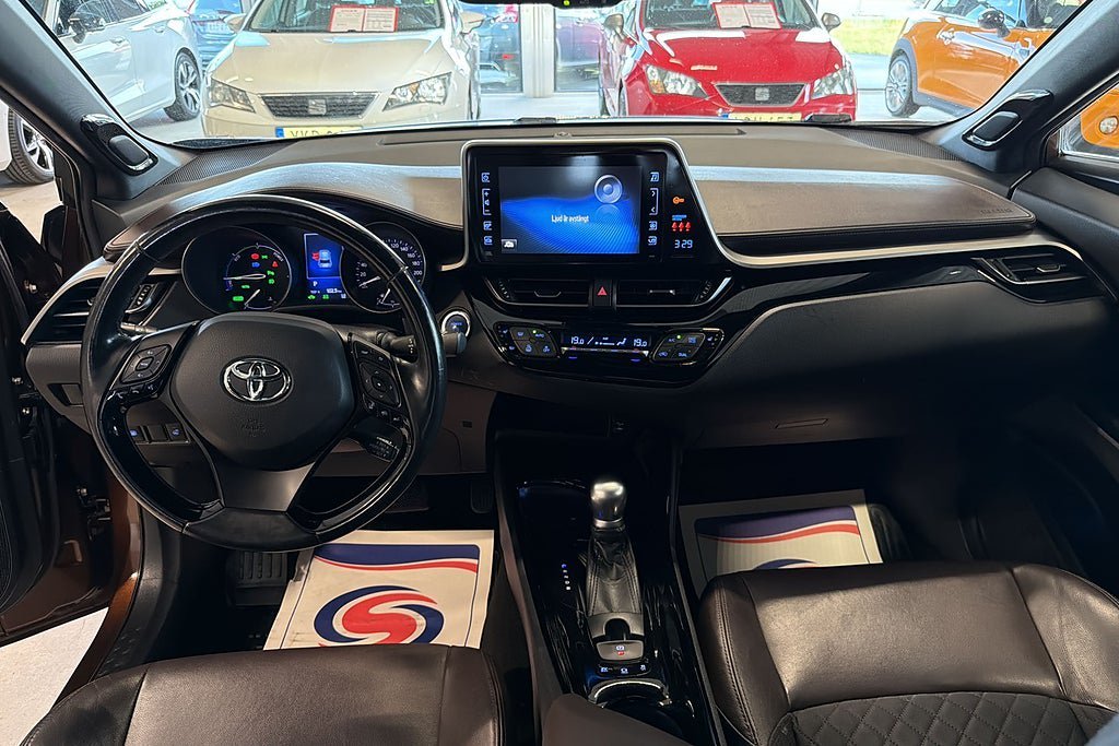 Vehicle Image 11