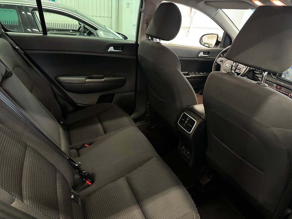 Vehicle Image 16