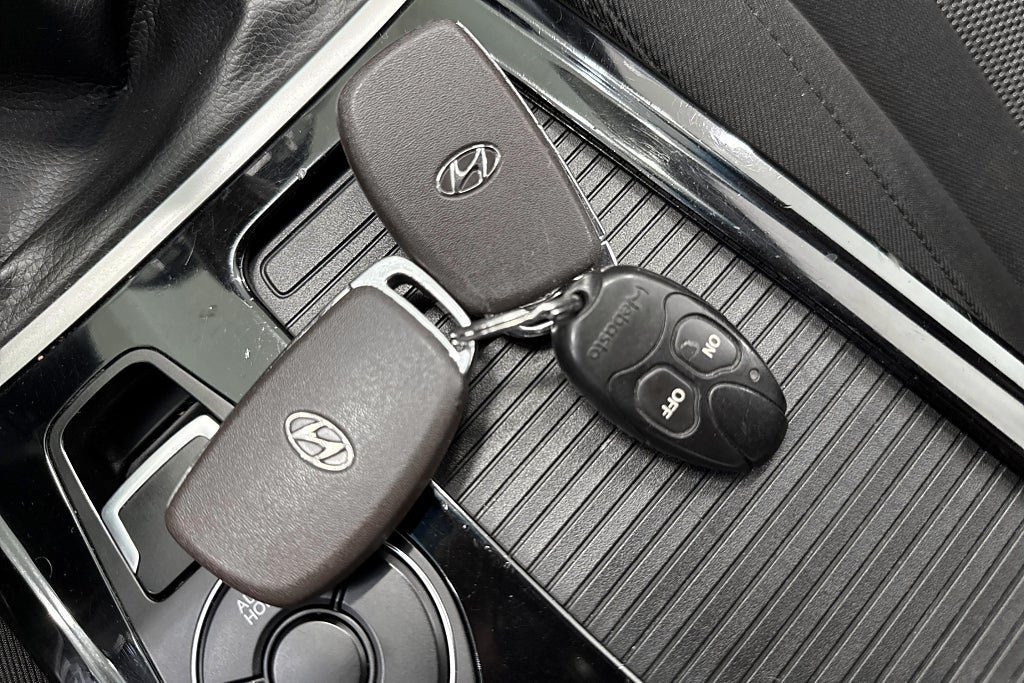 Vehicle Image 13