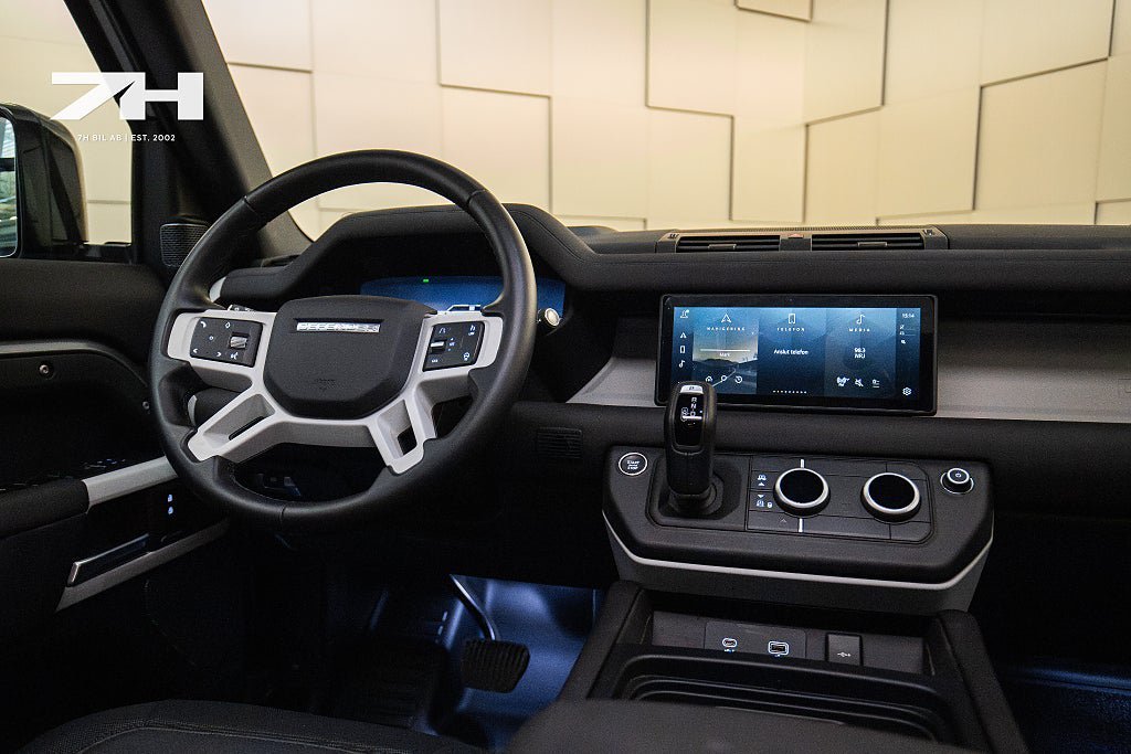 Vehicle Image 12