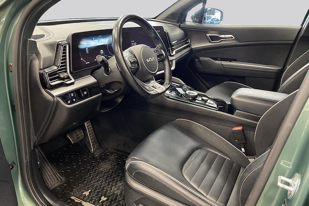 Vehicle Image 8