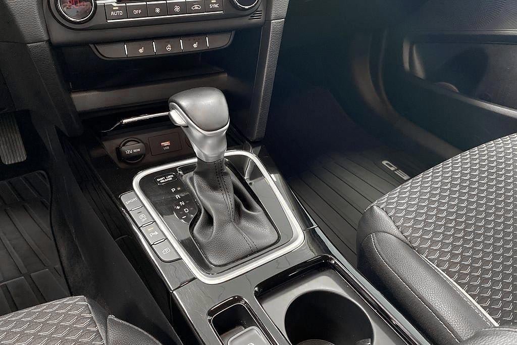 Vehicle Image 12