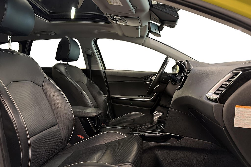 Vehicle Image 14