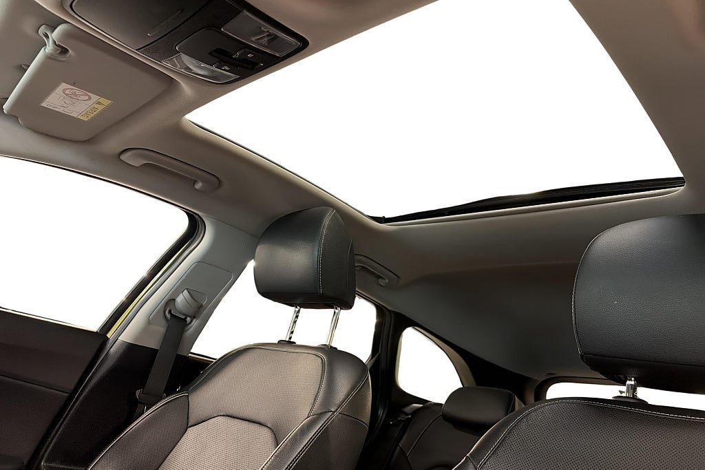 Vehicle Image 30