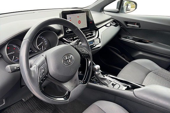 Vehicle Image 12
