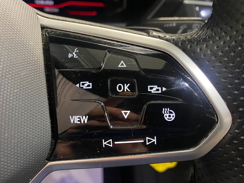Vehicle Image 24