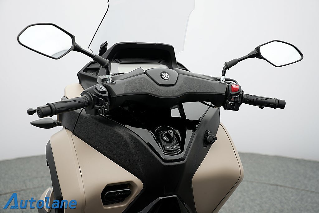 Vehicle Image 24