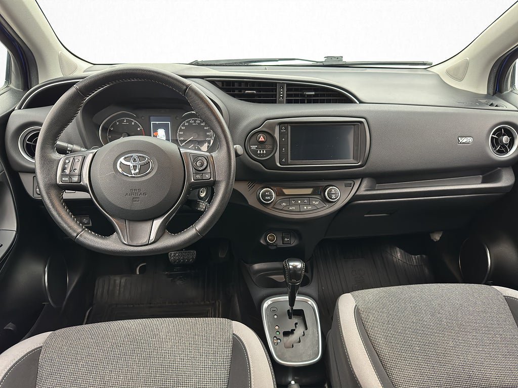 Vehicle Image 12