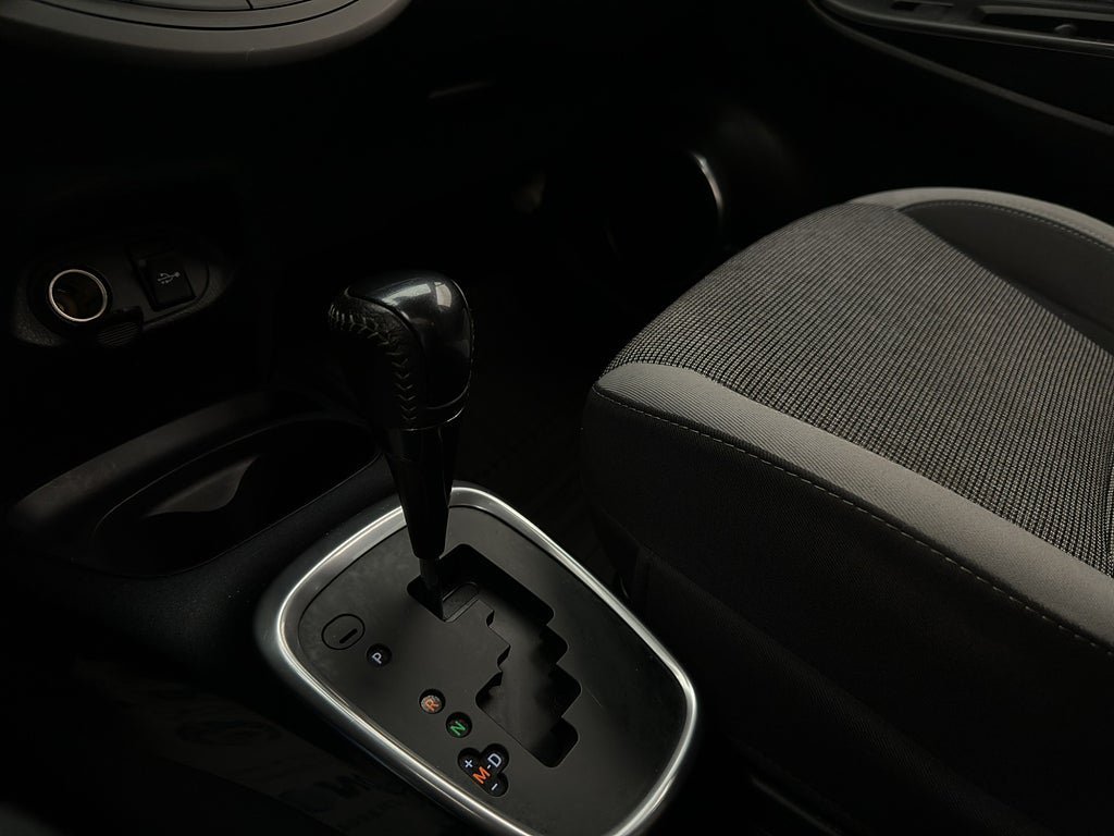 Vehicle Image 21
