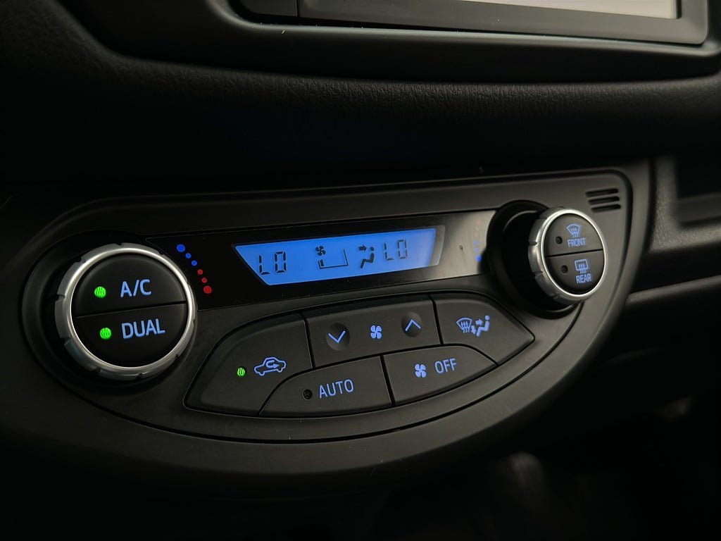 Vehicle Image 22