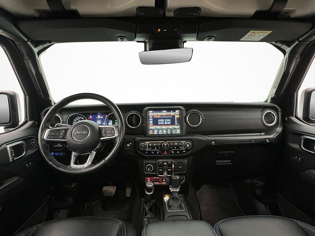 Vehicle Image 21