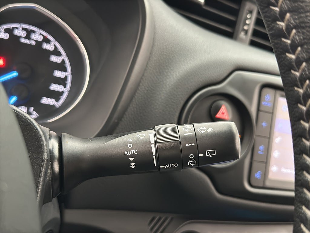 Vehicle Image 26