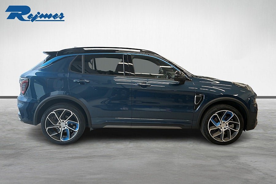 Vehicle Image 16