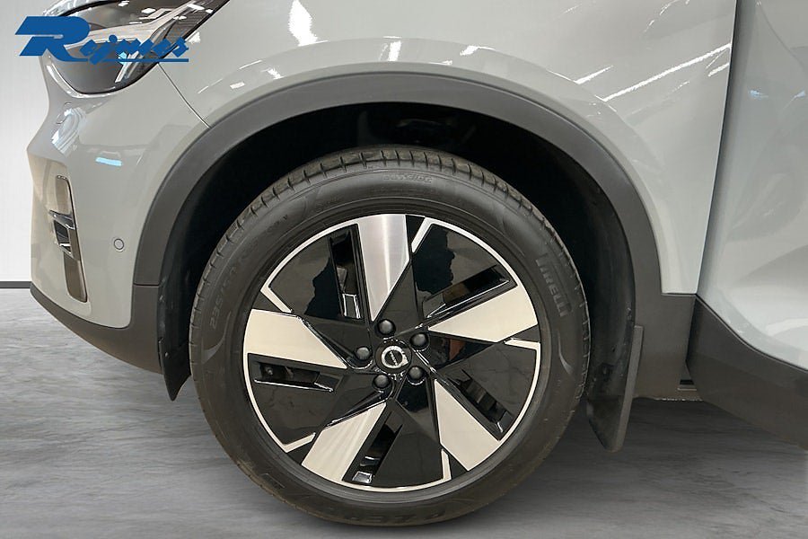Vehicle Image 23