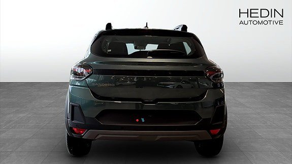 Vehicle Image 7