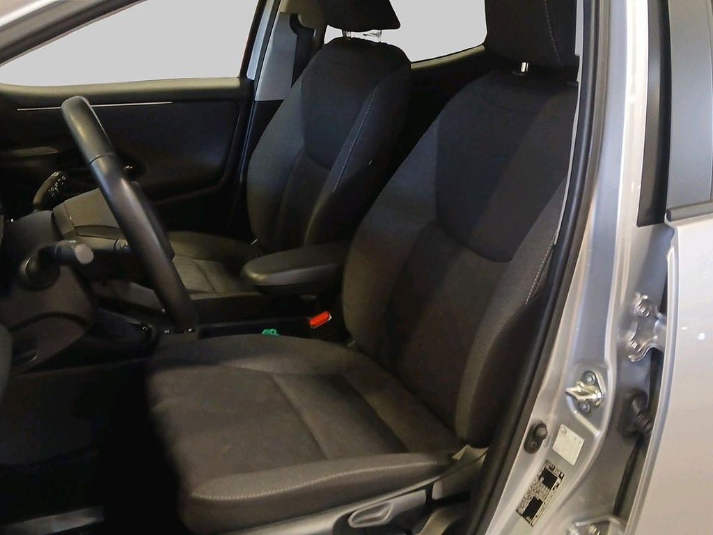 Vehicle Image 14