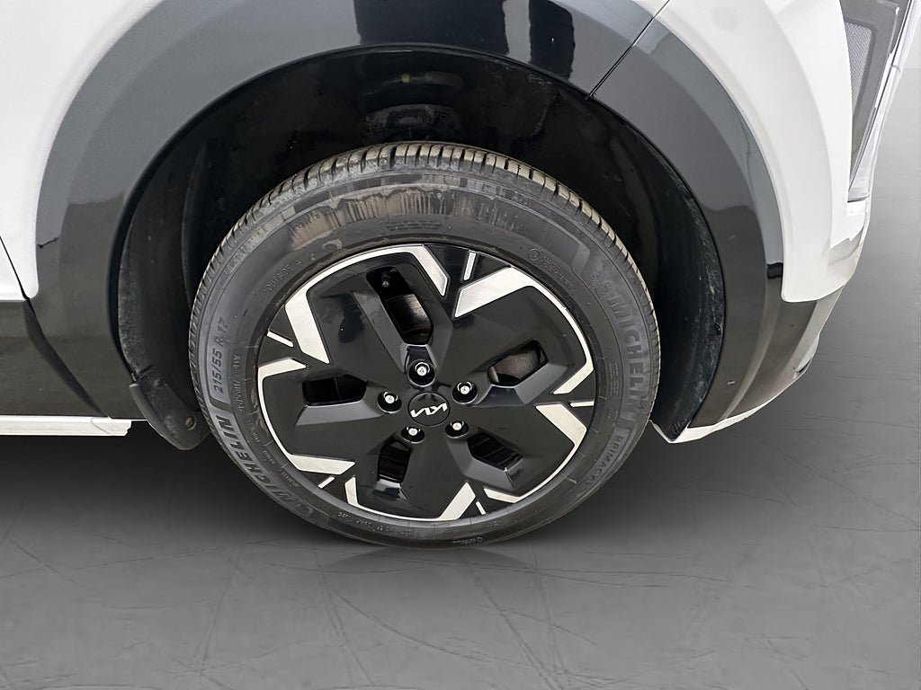 Vehicle Image 36