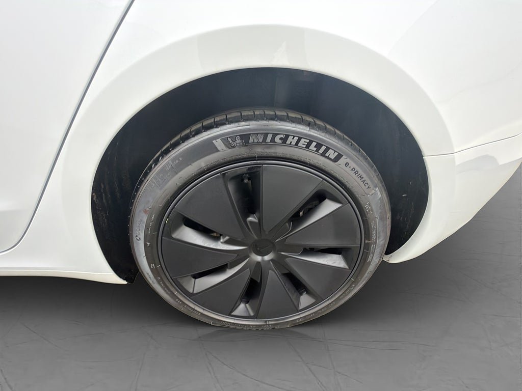 Vehicle Image 37