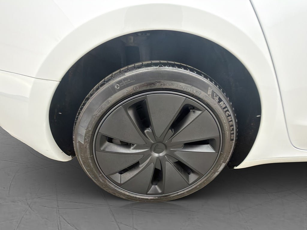 Vehicle Image 38