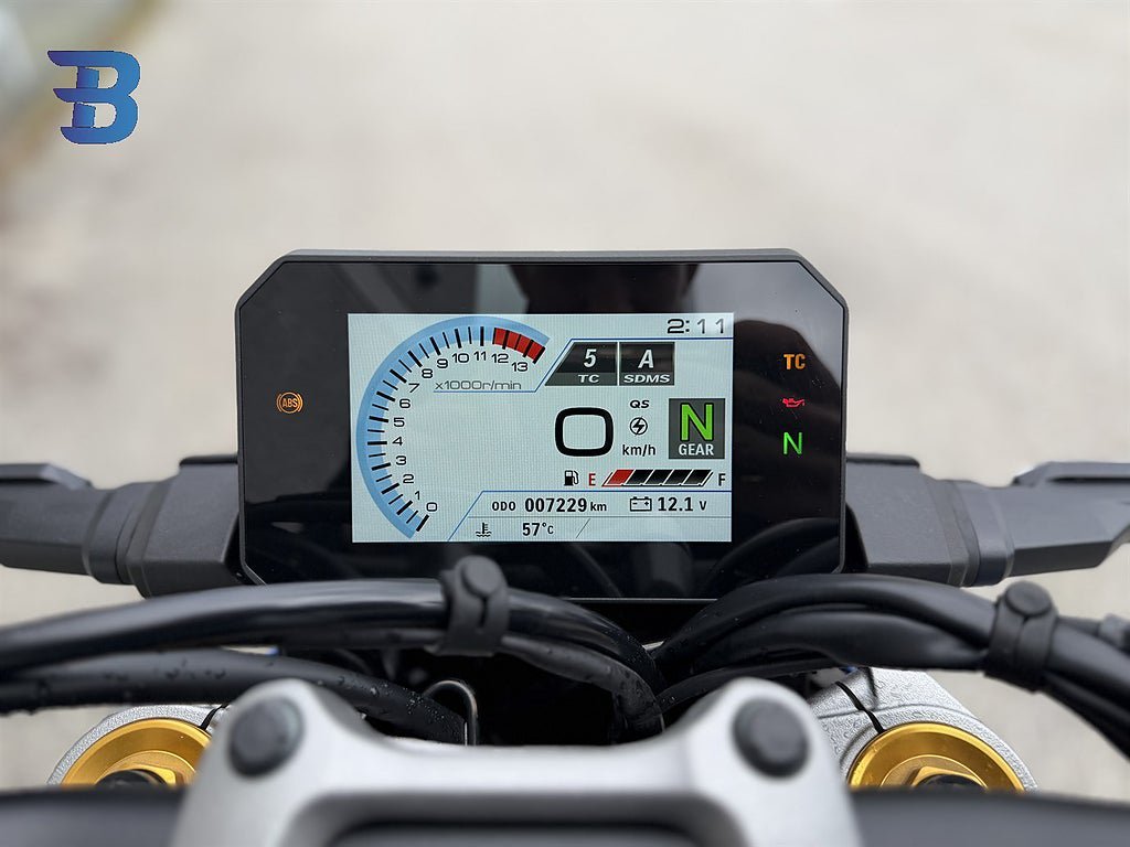 Vehicle Image 7