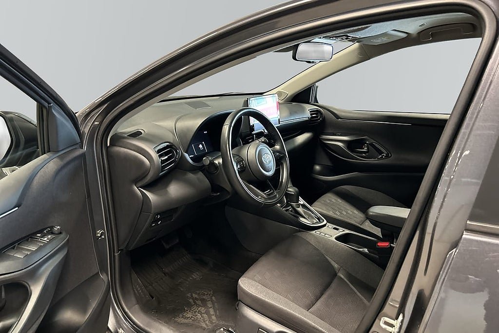 Vehicle Image 6