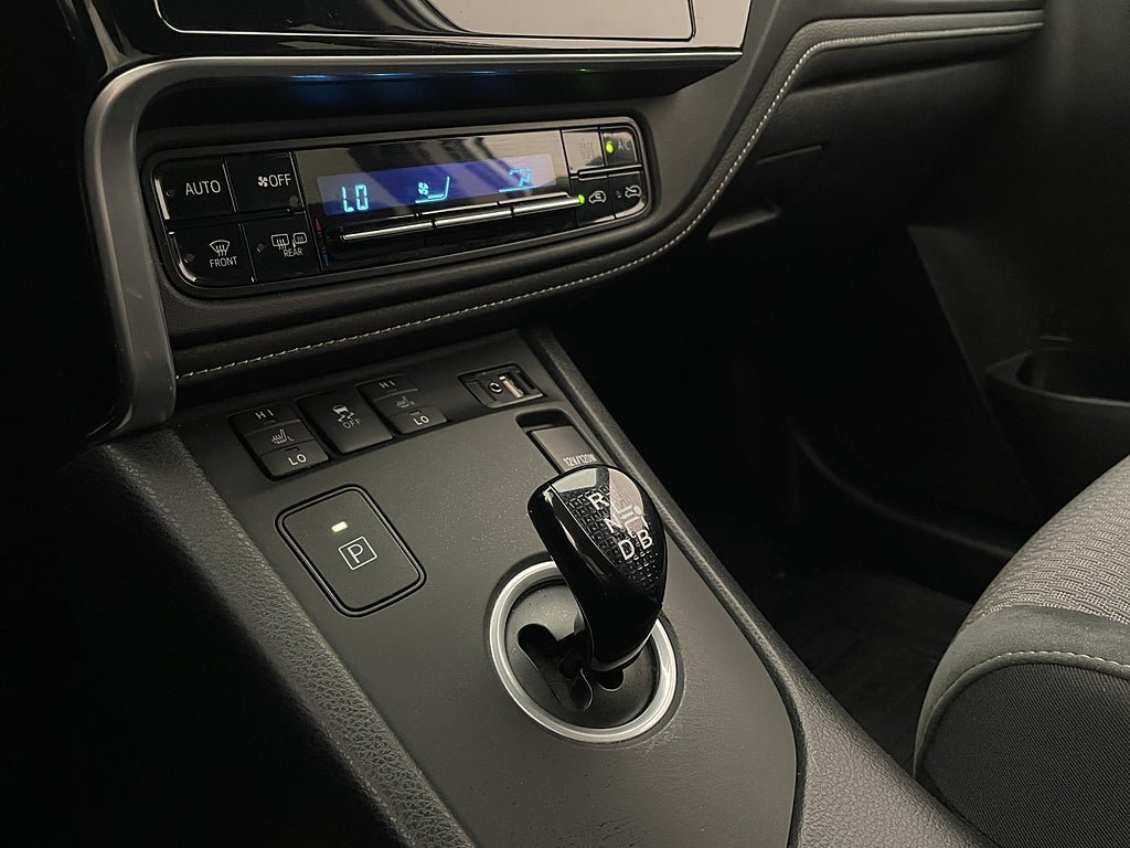 Vehicle Image 23