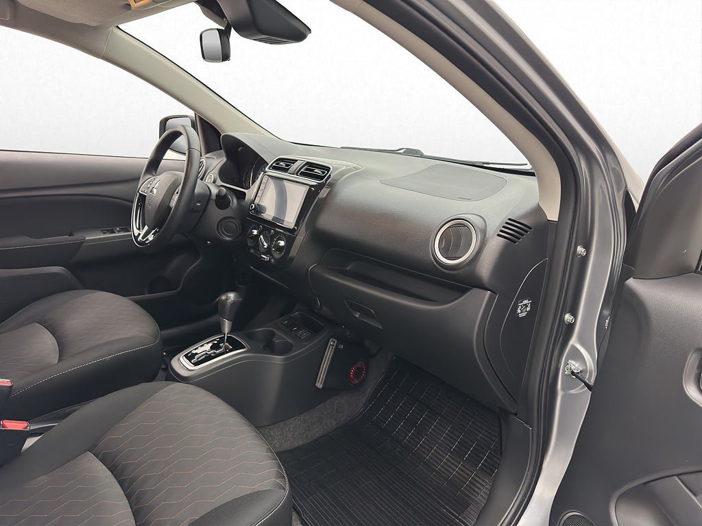 Vehicle Image 21