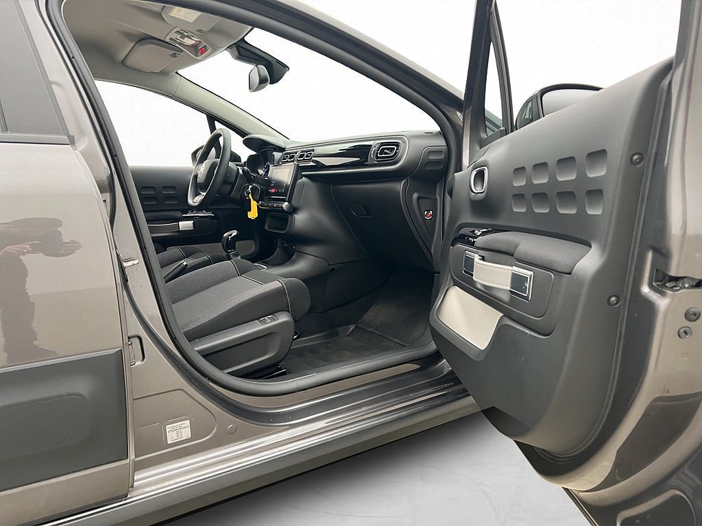 Vehicle Image 21