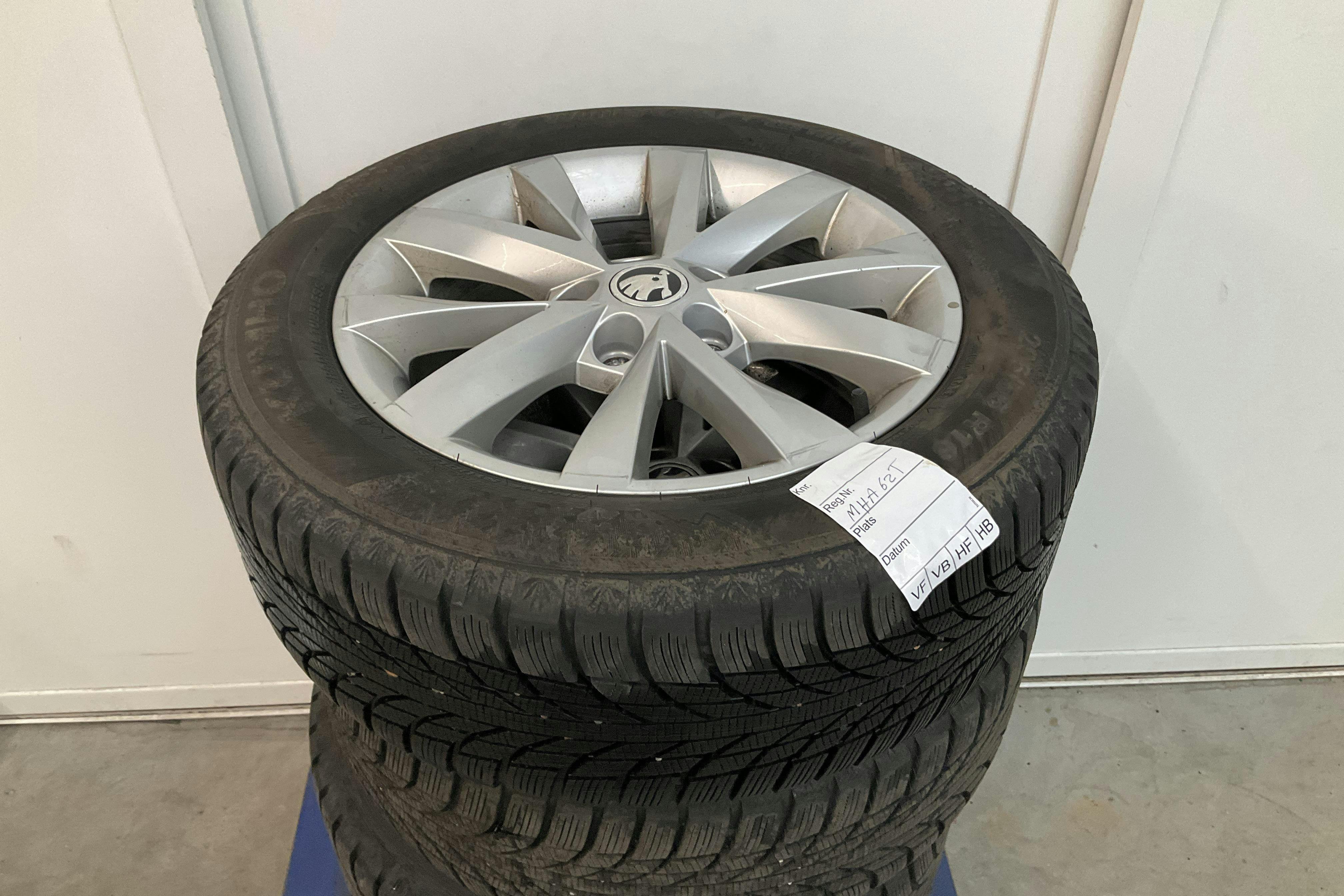Vehicle Image 15