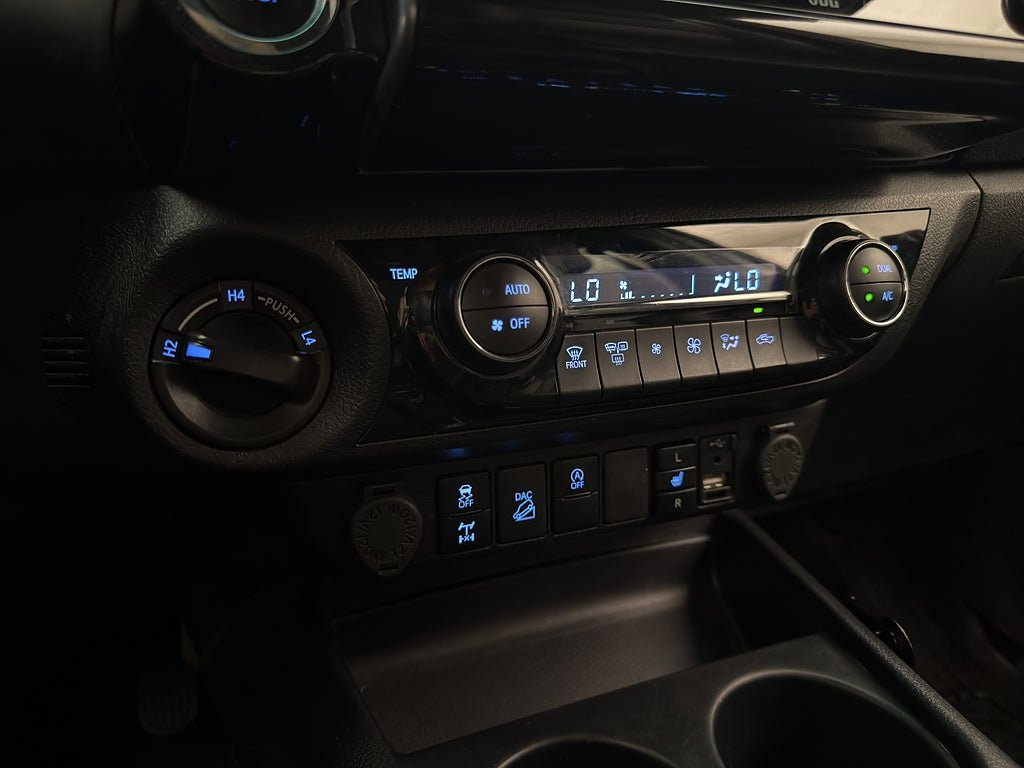 Vehicle Image 28