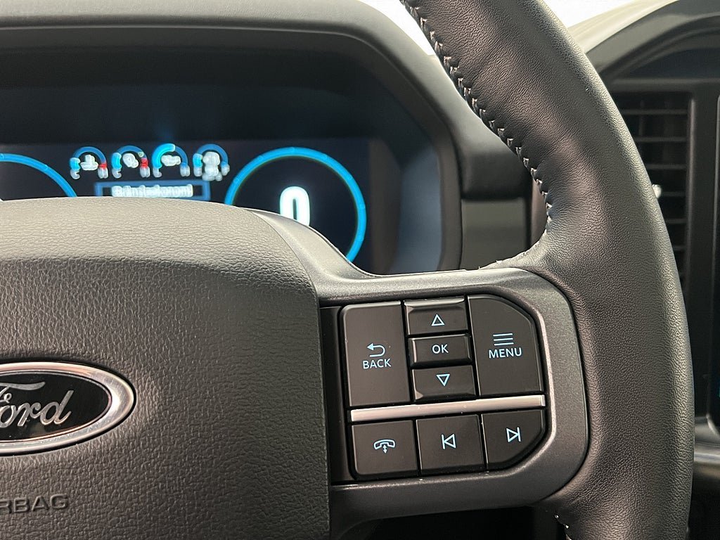 Vehicle Image 24