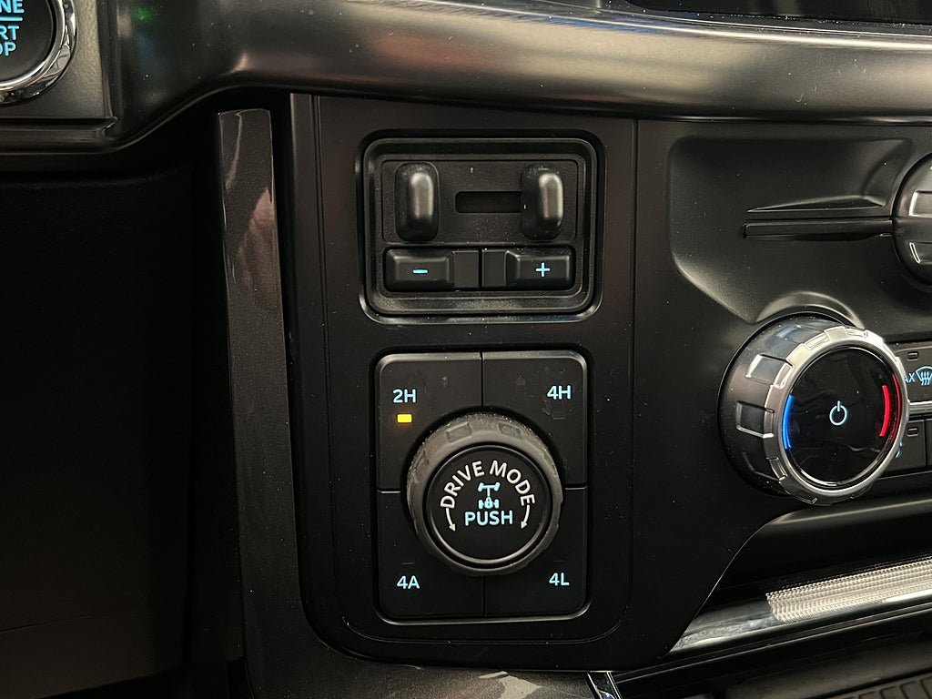 Vehicle Image 29
