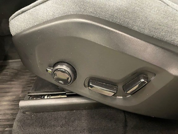Vehicle Image 26