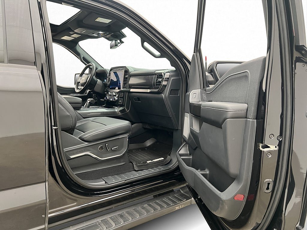 Vehicle Image 38