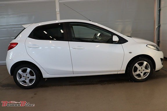 Vehicle Image 6