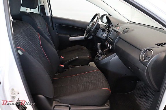 Vehicle Image 17