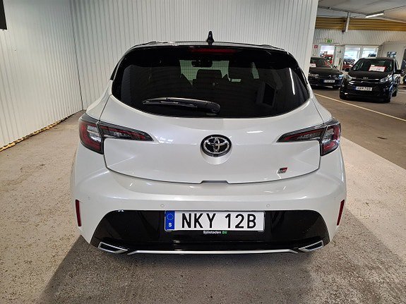 Vehicle Image 8