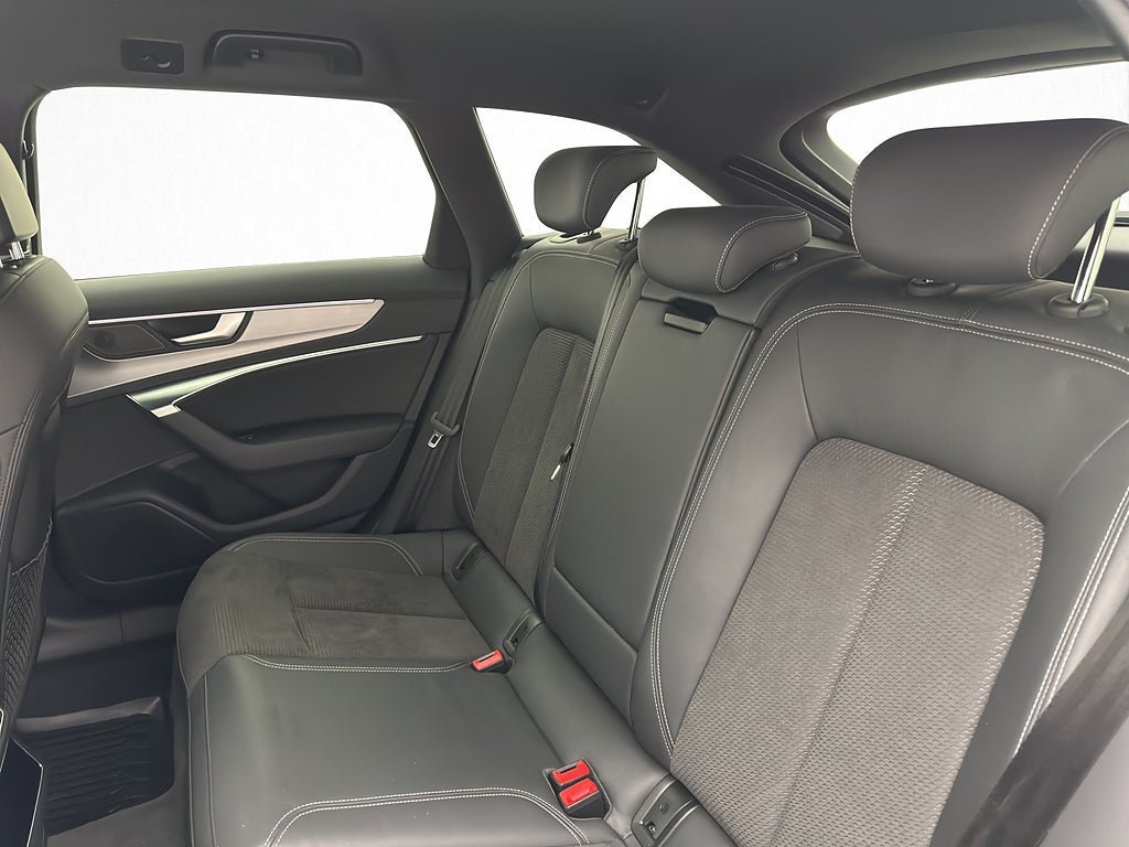 Vehicle Image 26