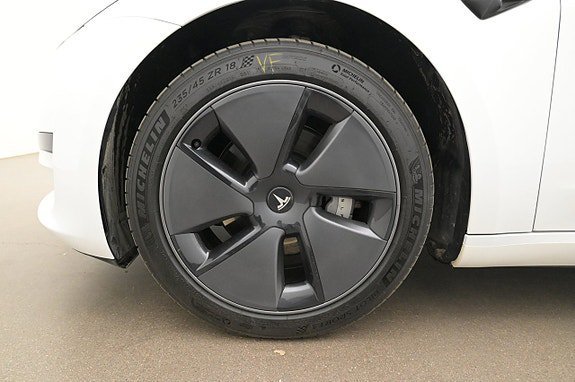 Vehicle Image 27
