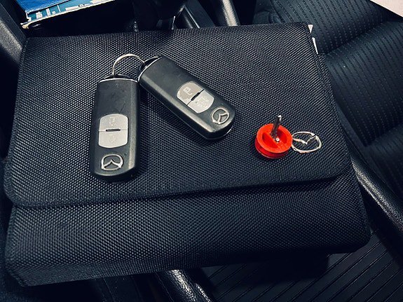 Vehicle Image 24