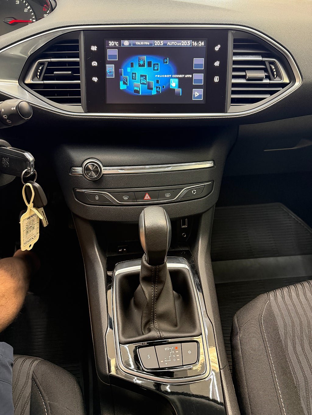 Vehicle Image 18