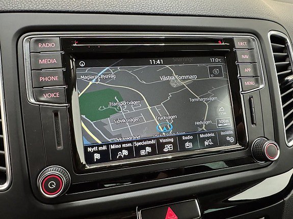 Vehicle Image 16