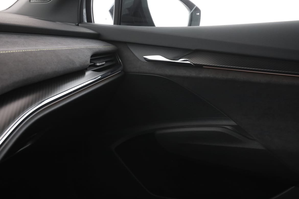 Vehicle Image 32