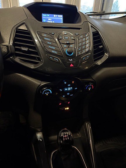 Vehicle Image 12