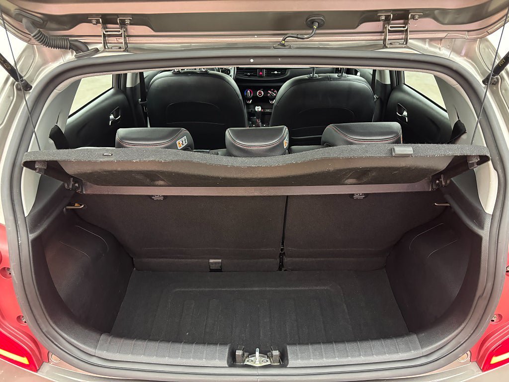 Vehicle Image 11