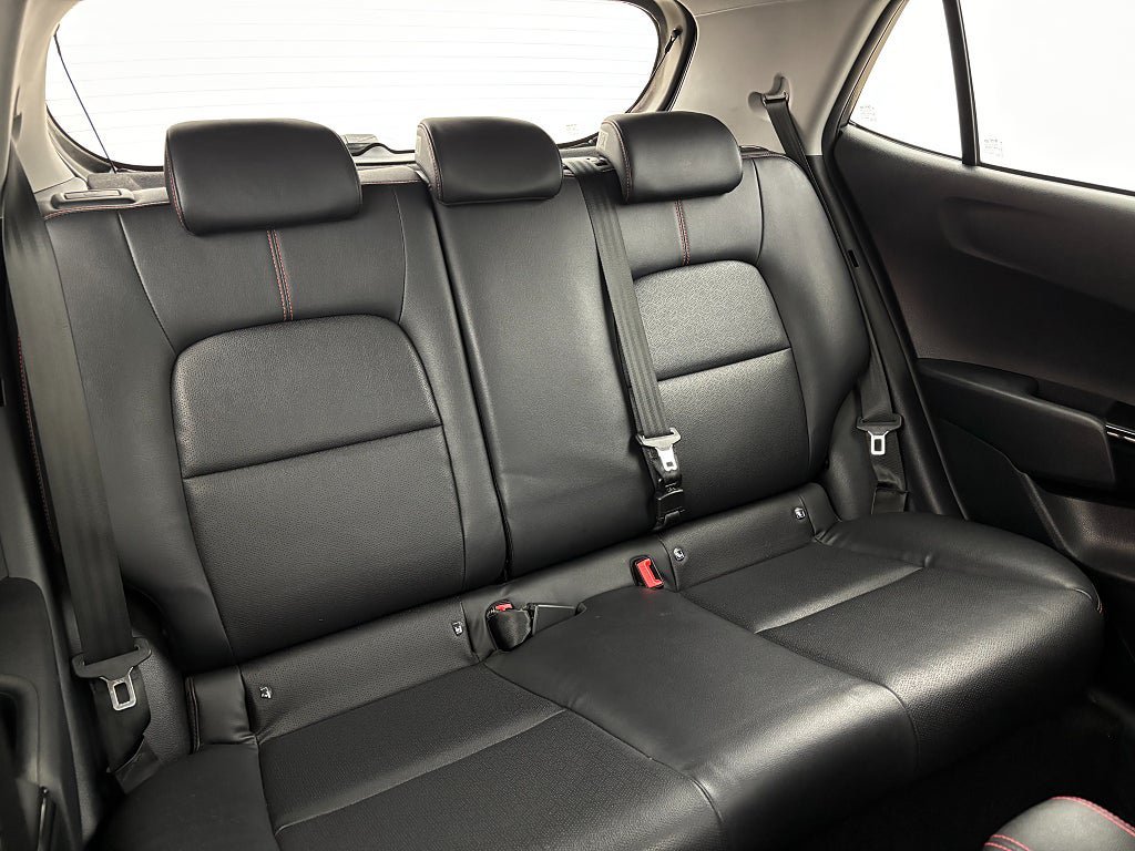 Vehicle Image 21
