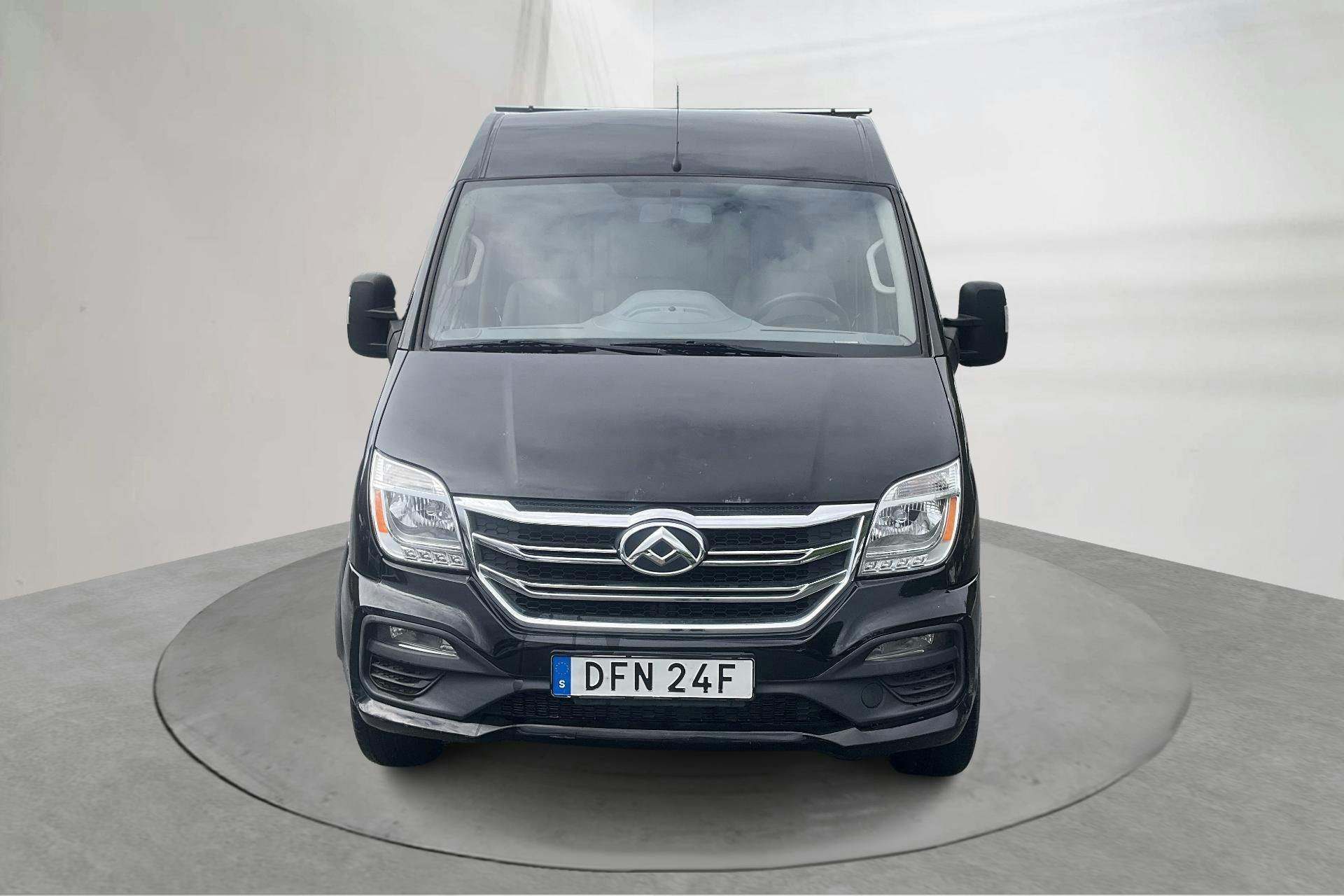 Vehicle Image 4